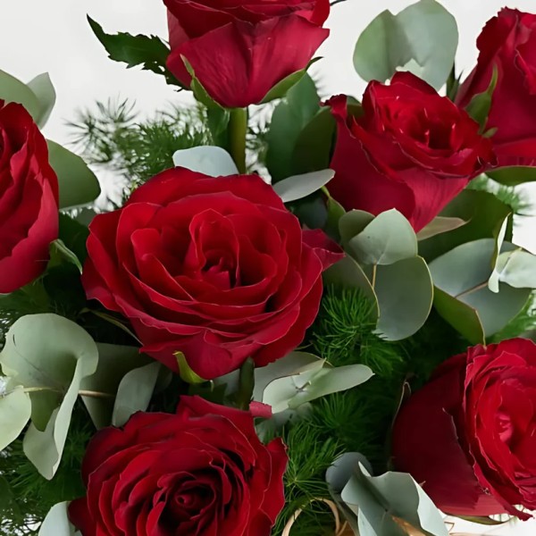 Vazoda 7'li Kırmızı Gül