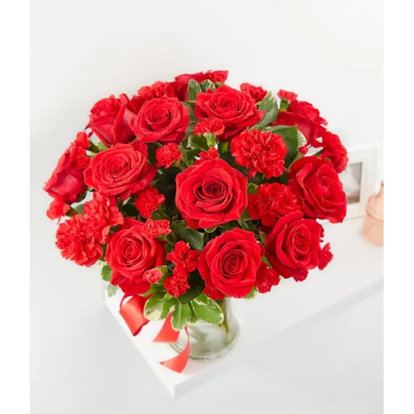 Vazada 15 Kırmızı Gül ve Karanfiller