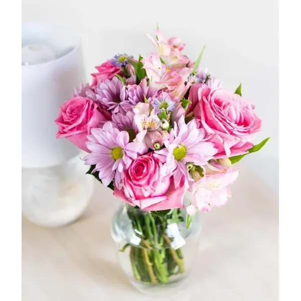 Vazoda 11 Pembe Gül ve Papatyalar