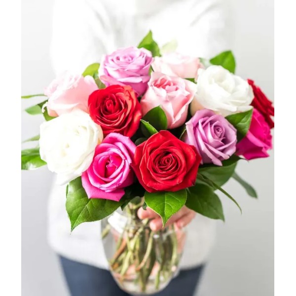 Vazoda Karışık Renkte 12 Gül